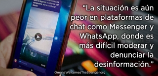 Juan Carlos García, muestra una publicación de Facebook compartida en un chat de grupo de WhatsApp